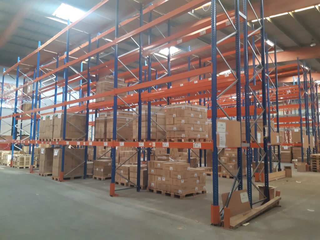 lot rack à palettes occasion : 30 mètres linéaires 99 emplacements prêt à installer